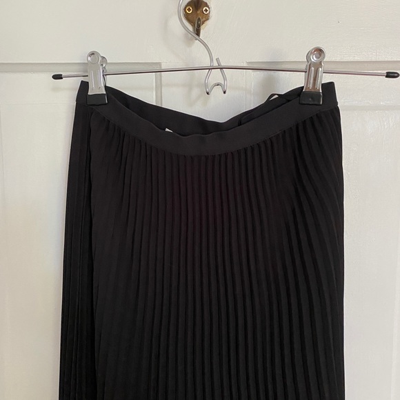 Aritzia Babaton Jude skirt - Picture 4 of 5